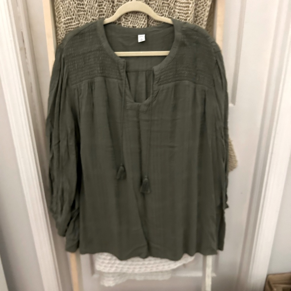 Old Navy top